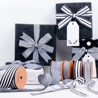 The Difference Between Grosgrain and Traditional Ribbon