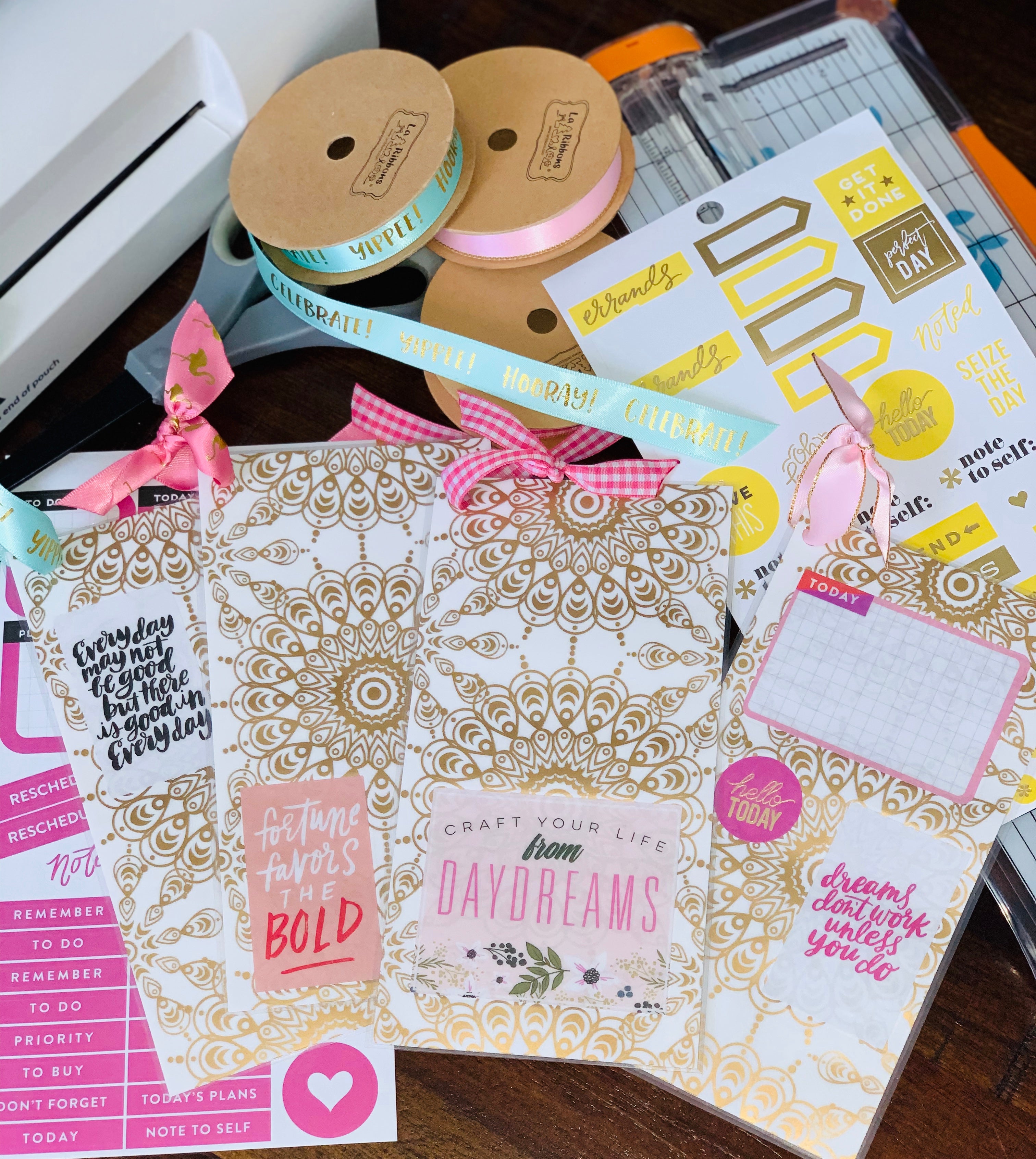 DIY-Wrapping-Paper-Bookmarks LaRibbons and Crafts