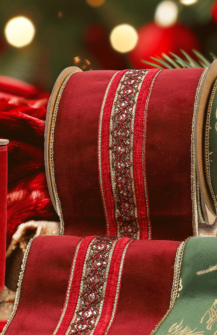 <h1><em>﻿</em><em>Gilded Evergreen</em></h1>
