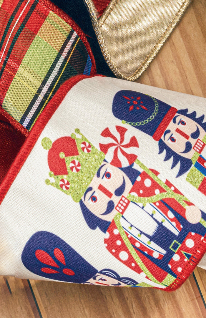 <h1><em>﻿</em><em>Peppermint Nutcracker</em></h1>